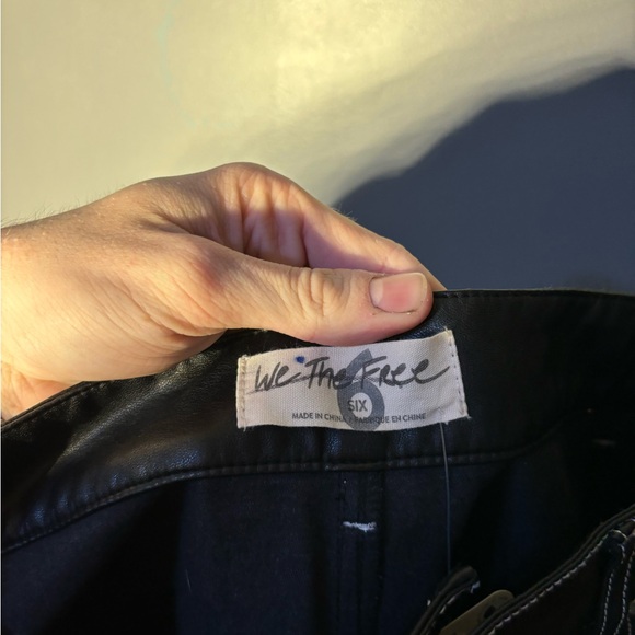 Free People The It Factor Vegan Faux Leather Wide Leg Pant Size 6 - Picture 4 of 6